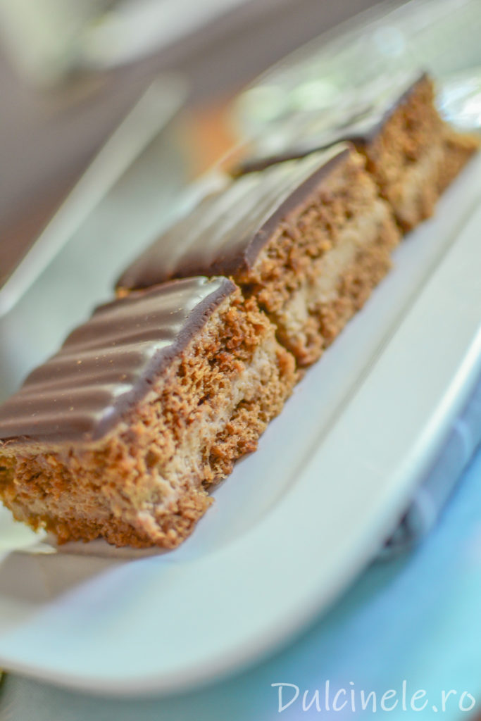 Prăjitură cu nucă și cremă de ness || Dulcinele.ro